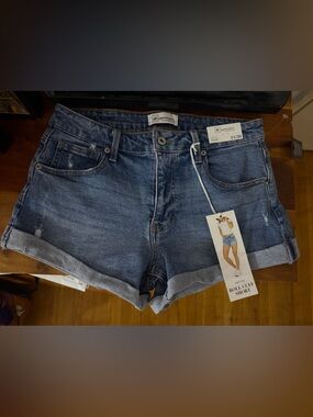 Roll Cuff Women’s Jean Shorts - Dark Blue Denim